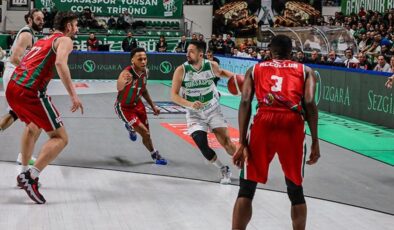 Bursaspor Yörsan-Karşıyaka maç sonucu: 70-76