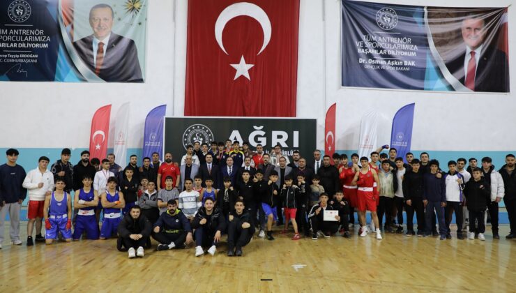 Ağrı’da Türkiye-İran-Nahçıvan Boks Dostluk Turnuvası Nefes Kesti!