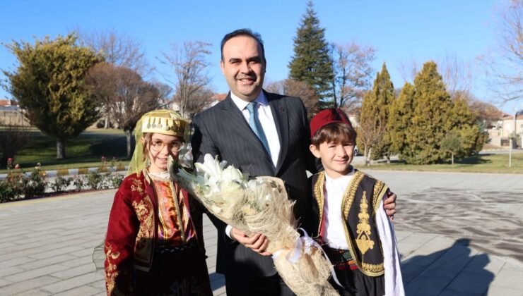 Bakan Kacır: “Savunma Sanayisine Yönelik Gıda Üretimi Yapalım”