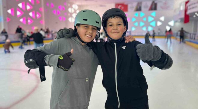 Edremit’teki Buz Pateni Pisti Yarıyıl Tatilinde Çocukların Akınına Uğradı