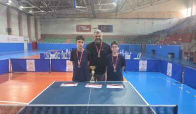 Yalova Masa Tenisinde Türkiye Şampiyonluğunu Göğüsledi