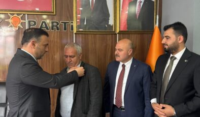 Gelecek Partisi İlçe Başkanı AK Parti’ye Katıldı
