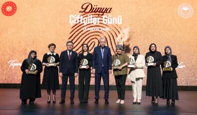 Bakan Yumaklı’dan Dünya Çiftçiler Günü Mesajı: “Üretimde Şahlanış Dönemi Başlıyor”Bakan Yumaklı’dan Dünya Çiftçiler Günü Mesajı: “Üretimde Şahlanış Dönemi Başlıyor”