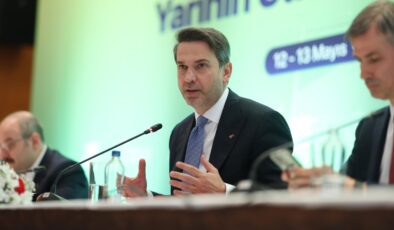 Bakan Bayraktar Rüzgâr Enerjisi Sektörüyle Bir Araya Geldi: 2035 Hedefi Belirlendi