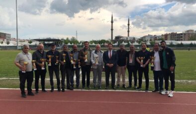 Kars’ta Amatör Futbol Sezonu Tamamlandı: Kupalar Sahiplerini Buldu
