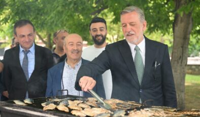 Bursa Balık Festivali’ne Yoğun İlgi: 3 Bin Balık Ekmek İkram Edildi