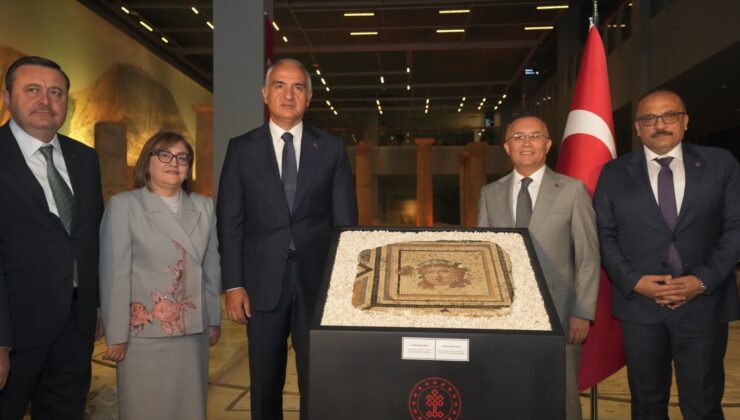 Çingene Kızı Mozaiği’nin 13’üncü Paneli Türkiye’ye Döndü