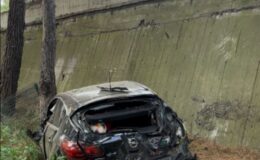 Samsun’da İki Otomobil Çarpıştı: Kızılay Kampı Alanına Savrulan Araçtaki 1 Kişi Yaralandı