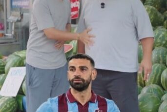 Beşiktaş transferi gerçekleşmedi ama sözünü tuttu: 500 kilo karpuz dağıttı