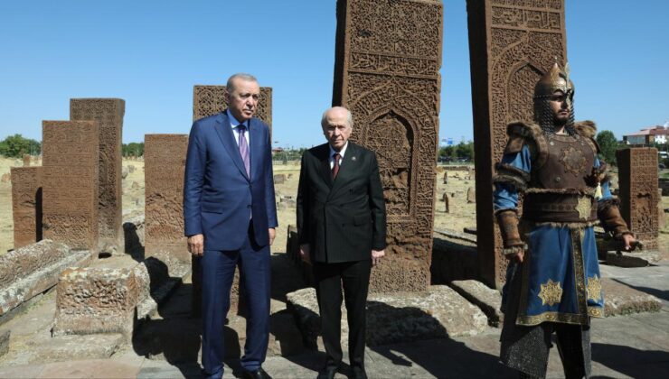 Cumhurbaşkanı Erdoğan Tarihi Selçuklu Meydan Mezarlığı’nı Ziyaret Etti